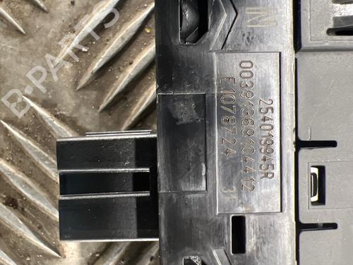 left-front-window-switch-renault-megane-iv-hatchback-b9amn_-2015-40249409 main image
