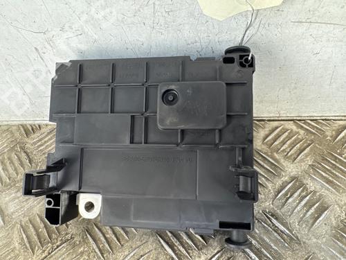Used Fuse box Fuse box 39110139 39110139