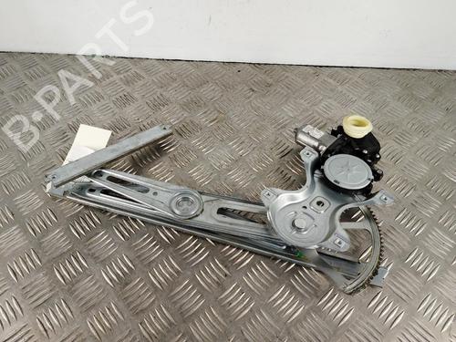 Elevador vidro frente esquerdo Elevador vidro frente esquerdo TOYOTA YARIS (_P13_) 1.4 D (NLP130_, NLP130) (90 hp) 39897679 39897679