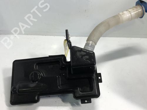 windscreen-washer-tank-vw-tiguan-5n_-2007-2008-2009-2010-2011-2012-2013-2014-2015-2016-2017-2018-34300079 main image