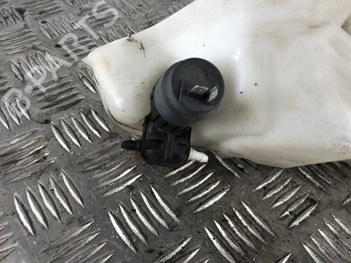 Used Windscreen washer tank Windscreen washer tank LANCIA YPSILON (843_) 1.4 16V (843.AXC11, 843.AXC1B, 843.AXC1A) (95 hp) 34302074 34302074