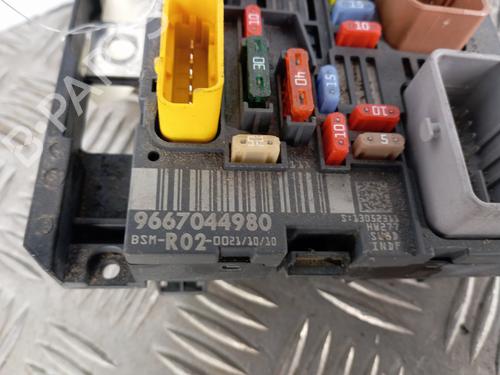 Used Fuse box Fuse box PEUGEOT 407 (6D_) 1.6 HDi 110 (6D9HZC, 6D9HYC) (109 hp) 34302468 34302468