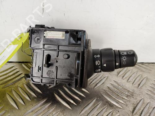 Comutador Comutador RENAULT SCÉNIC II (JM0/1_) 1.5 dCi (JM1E, JM16) (106 hp) 39897714 39897714