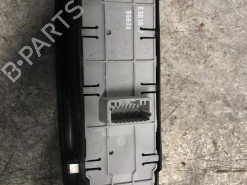 Used Left front window switch Left front window switch RENAULT LAGUNA III Grandtour (KT0/1) 1.5 dCi (KT0A, KT0R, KT02) (110 hp) 34298044 34298044