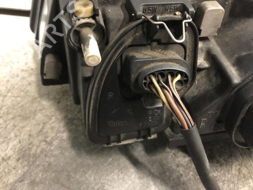 Used Right headlight Right headlight AUDI A4 B5 (8D2) 1.9 TDI (110 hp) 35933211 35933211
