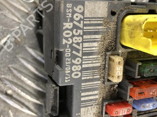 Used Fuse box Fuse box CITROËN C4 Picasso I MPV (UD_) [2006-2015] 34301108 34301108