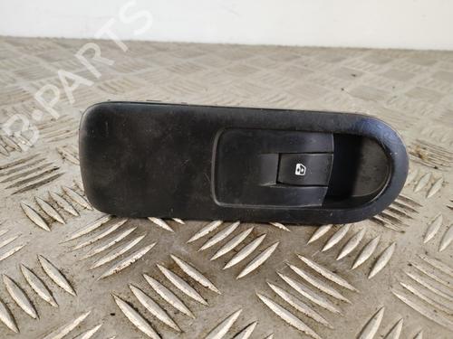 Used Right front window switch Right front window switch RENAULT SCÉNIC II (JM0/1_) [2003-2010] 34558240 34558240