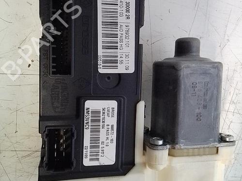 Used Front right window mechanism Front right window mechanism RENAULT LAGUNA III (BT0/1) [2007-2015] 34297005 34297005