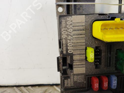 Used Fuse box Fuse box 39110194 39110194