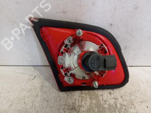 Farolim direito da mala Farolim direito da mala VW PASSAT B6 (3C2) 1.9 TDI (105 hp) 34299334 34299334