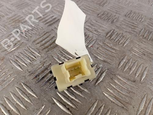 pulsantiera-anteriore-destra-dacia-sandero-ii-2012-34302384 main image