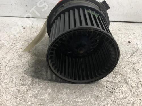 Used Heater blower motor Heater blower motor DACIA SANDERO II 1.5 dCi 75 / Blue dCi 75 (B8JW, B8M4, B8AH, B8M7, B8M6) (75 hp) 34298201 34298201