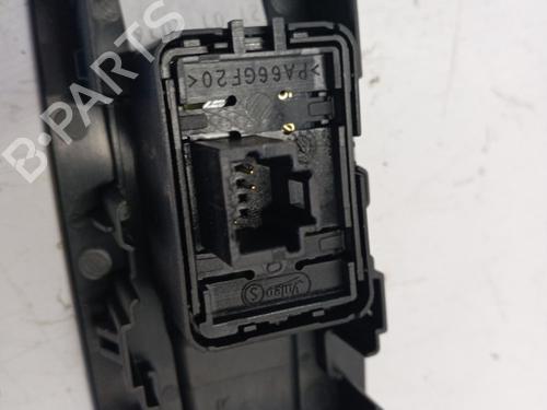 Used Right front window switch Right front window switch RENAULT MEGANE IV Hatchback (B9A/M/N_) 1.2 TCe 130 (B9MR) (130 hp) 34298905 34298905