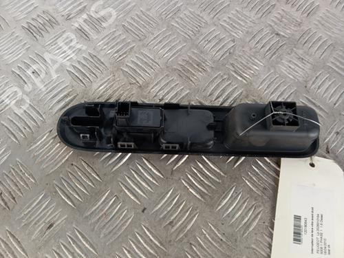Used Right front window switch Right front window switch PEUGEOT 5008 (0U_, 0E_) 1.6 HDi (110 hp) 34304125 34304125
