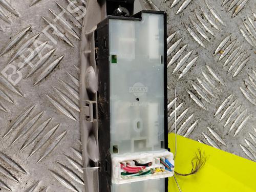 Used Left front window switch Left front window switch NISSAN ALMERA TINO (V10) 2.2 dCi (115 hp) 40200143 40200143