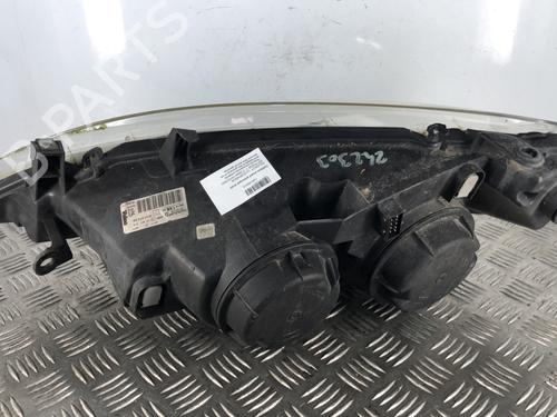 Used Right headlight Right headlight PEUGEOT 307 (3A/C) 2.0 HDi 110 (107 hp) 34305071 34305071