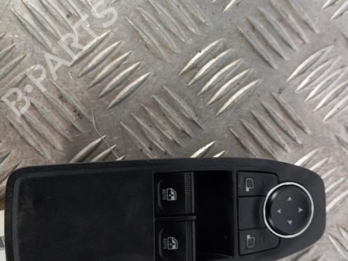 left-front-window-switch-renault-clio-v-b7_-2019-34303209 main image