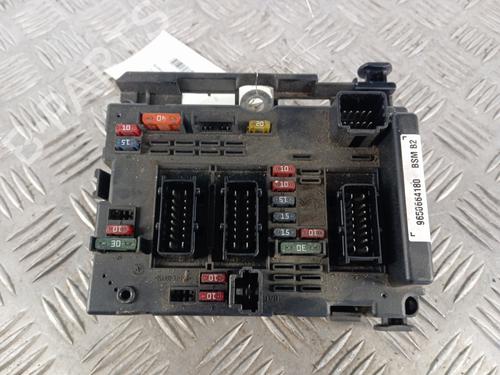 Used Fuse box Fuse box 34302218 34302218