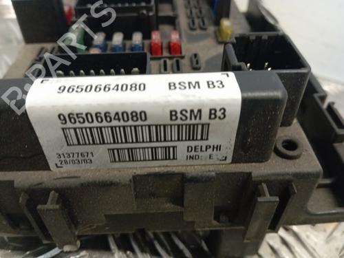 Used Fuse box Fuse box 34300166 34300166
