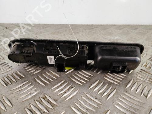 Used Left front window switch Left front window switch PEUGEOT 207 (WA_, WC_) 1.6 HDi (90 hp) 35925485 35925485