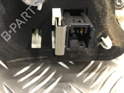 right-tailgate-light-peugeot-2008-i-cu_-2013-34300372 main image