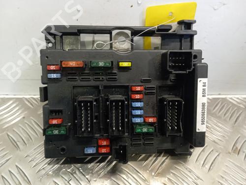 Used Fuse box Fuse box 34300370 34300370