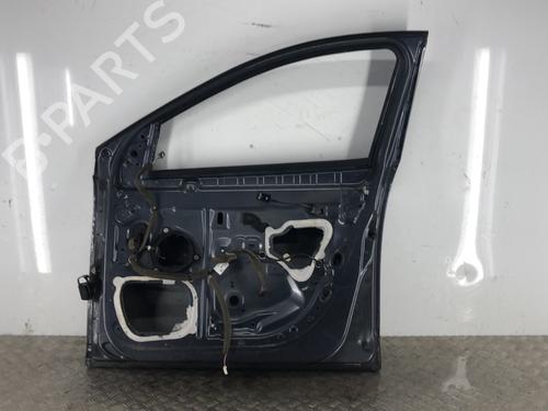 right-front-door-renault-megane-iv-hatchback-b9amn_-2015-35933347 main image