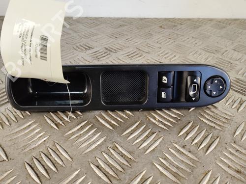 Used Left front window switch Left front window switch CITROËN C3 Picasso (SH_) [2008-2026] 35990630 35990630