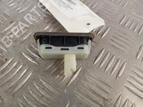 Used Tailgate handle Tailgate handle RENAULT CLIO III (BR0/1, CR0/1) 1.5 dCi (C/BR0G, C/BR1G) (68 hp) 34302185 34302185