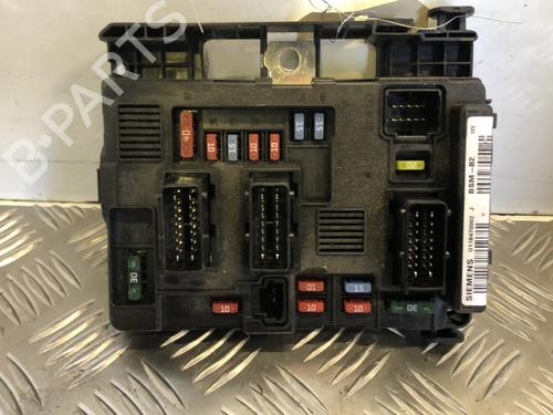 Used Fuse box Fuse box 35990646 35990646