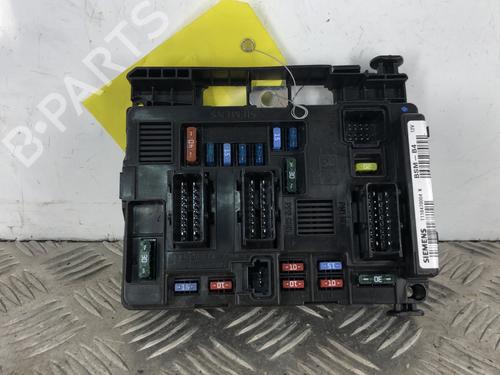 Used Fuse box Fuse box 34304405 34304405