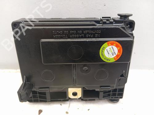 Used Fuse box Fuse box 38677997 38677997