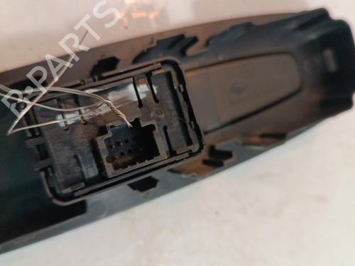 right-front-window-switch-renault-megane-iv-hatchback-b9amn_-2015-34324288 main image