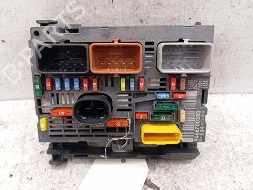 Fuse box PEUGEOT 607 (9D, 9U) 2.7 HDi 24V | BP37077776E1 - Image 2