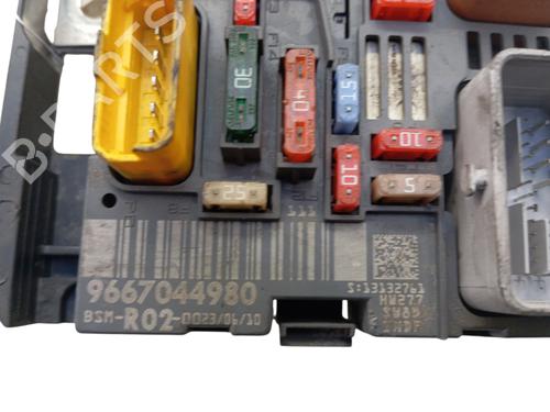 Used Fuse box Fuse box CITROËN C5 II Break (RE_) [2004-2008] 34330050 34330050