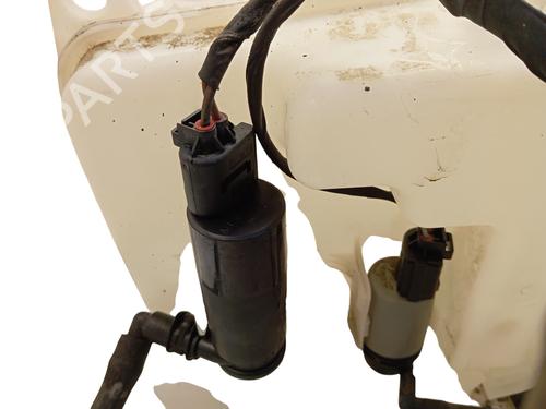 Used Windscreen washer tank Windscreen washer tank BMW 5 (E60) 520 d (177 hp) 34329510 34329510
