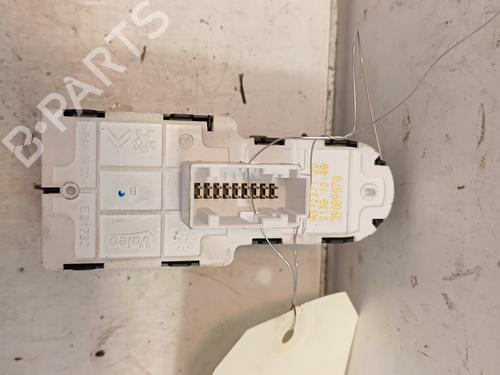 Mando elevalunas delantero izquierdo Mando elevalunas delantero izquierdo OPEL CORSA F (P2JO) 1.2 (68) (75 hp) 34325788 34325788