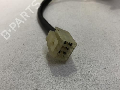 Rétroviseur droit Rétroviseur droit SUZUKI SWIFT III (MZ, EZ) 1.3 DDiS (RS413D) (69 hp) 34320520 34320520