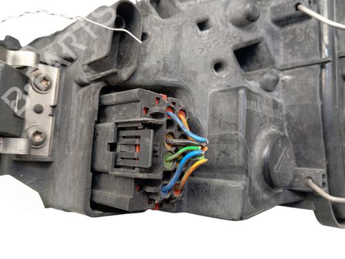 Used Right headlight Right headlight VOLVO C30 (533) 1.6 D (109 hp) 36472168 36472168