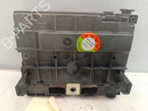 Used Fuse box Fuse box 38677999 38677999
