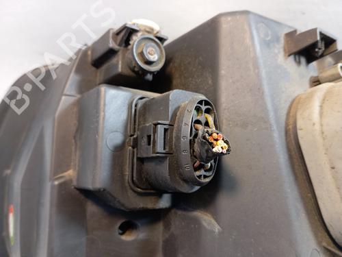 Used Right headlight Right headlight VW TRANSPORTER T5 Van (7HA, 7HH, 7EA, 7EH) 1.9 TDI (105 hp) 34325837 34325837