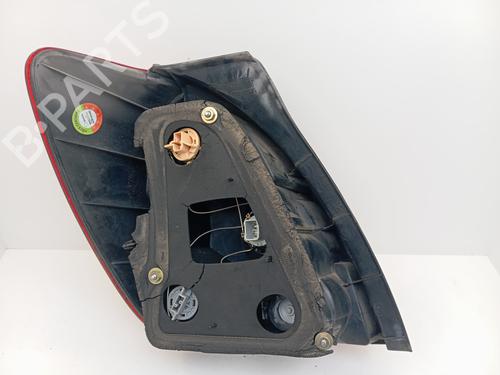 Høyre baklys Høyre baklys TOYOTA COROLLA Verso (_E12_) 2.0 D-4D (CDE120_, CDE120R) (90 hp) 34325073 34325073