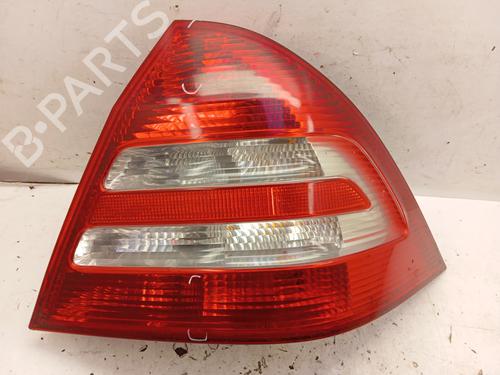 Used Right taillight Right taillight MERCEDES-BENZ C-CLASS (W203) C 220 CDI (203.008) (150 hp) 35809760 35809760