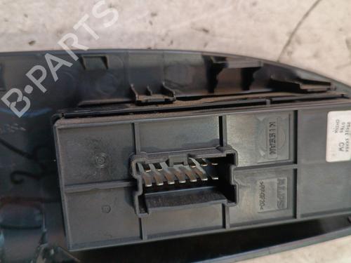 right-front-window-switch-nissan-juke-f15-2010-2011-2012-2013-2014-2015-2016-2017-2018-2019-34325869 main image