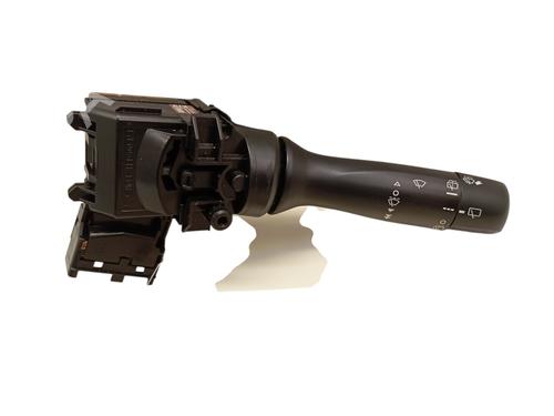 Commodo Essuie Glace / Phare Commodo Essuie Glace / Phare TOYOTA YARIS (_P13_) 1.0 (KSP130_, KSP130) (69 hp) 34329857 34329857