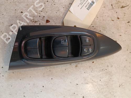 Used Left front window switch Left front window switch NISSAN JUKE (F15) 1.5 dCi (110 hp) 34325870 34325870