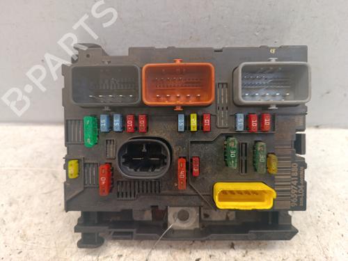 Used Fuse box Fuse box 39488367 39488367