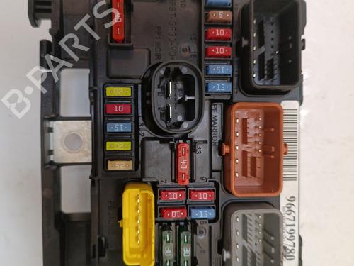Used Fuse box Fuse box CITROËN C3 II (SC_) 1.4 HDi 70 (SC8HZC, SC8HR0, SC8HP4) (68 hp) 34324089 34324089