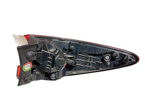 left-taillight-renault-kadjar-ha_-hl_-2015-37230210 main image