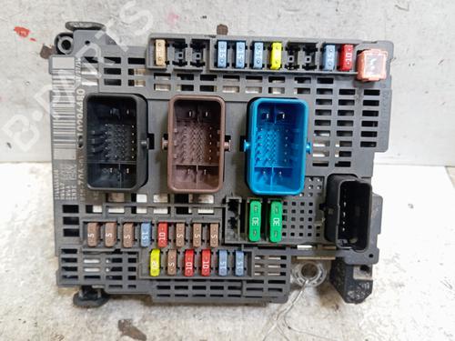 Used Fuse box Fuse box 37188465 37188465